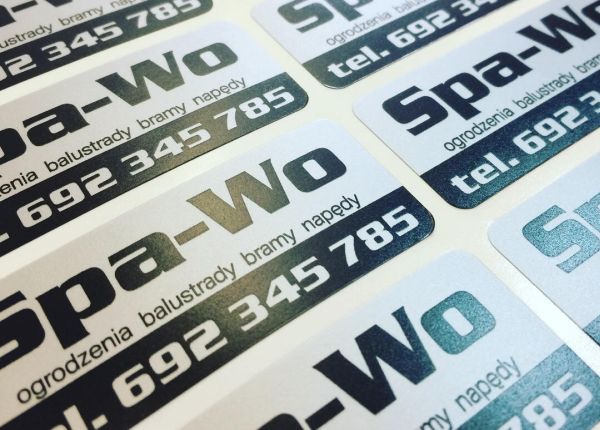 Naklejki reklamowe coraz popularniejsze w firmach